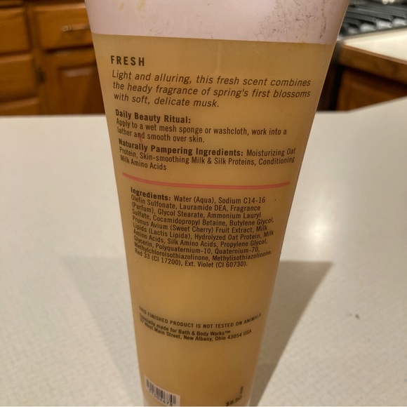 New old stock vintage bath and body cherry blossom body wash - Picture 2 of 2